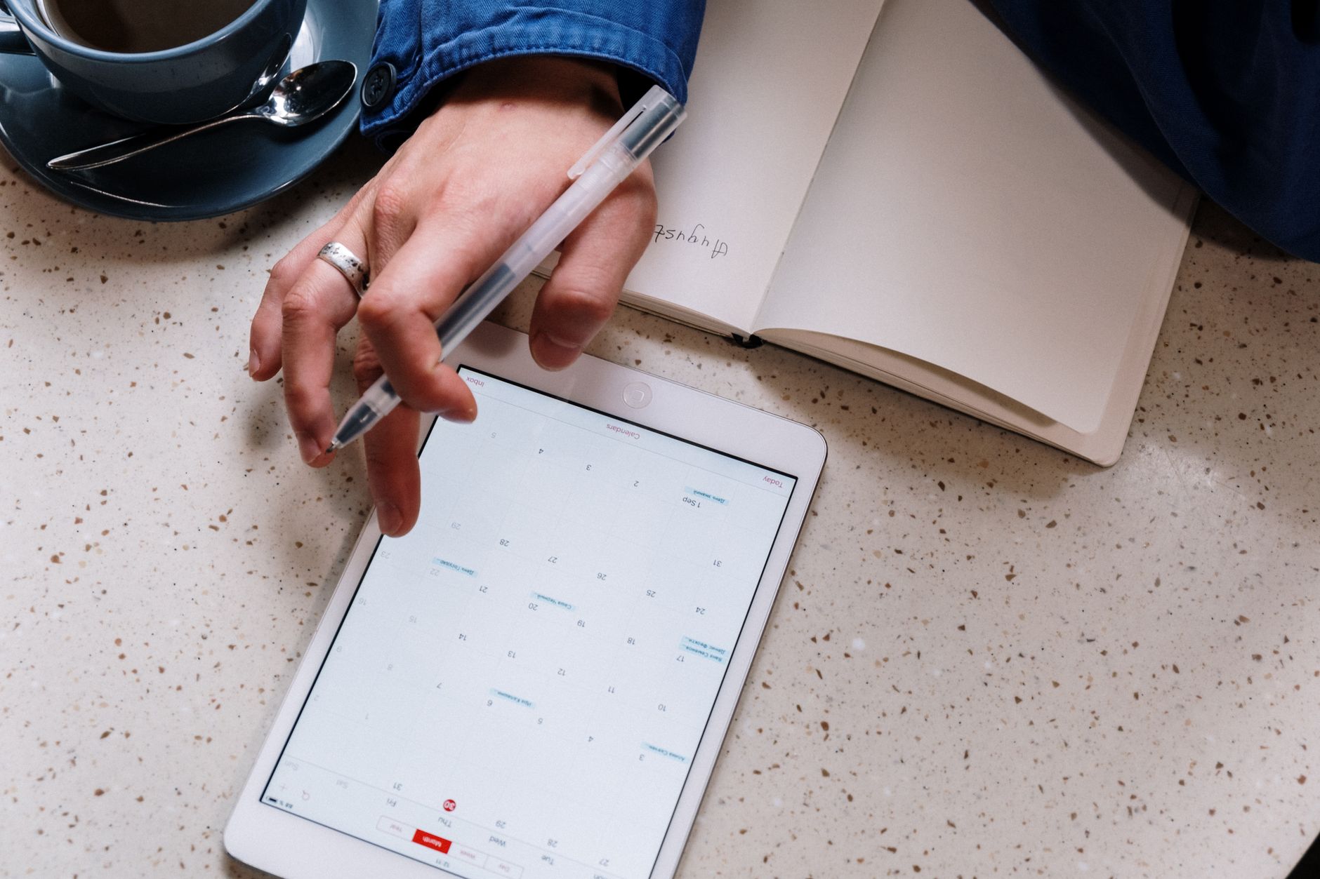 Passive Income with Digital Planners: From Design to First Sale