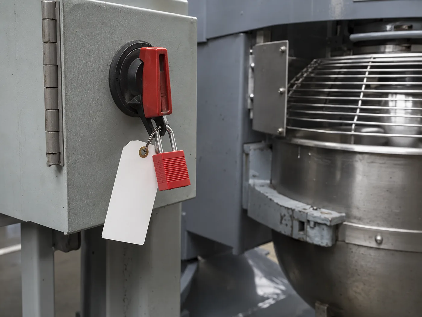Lockout step photo used in a visual work instruction