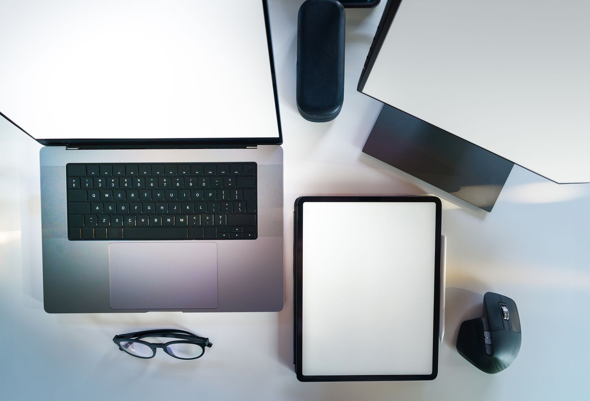 Adobe Express 2026 vs Rivals: AI Design Comparison