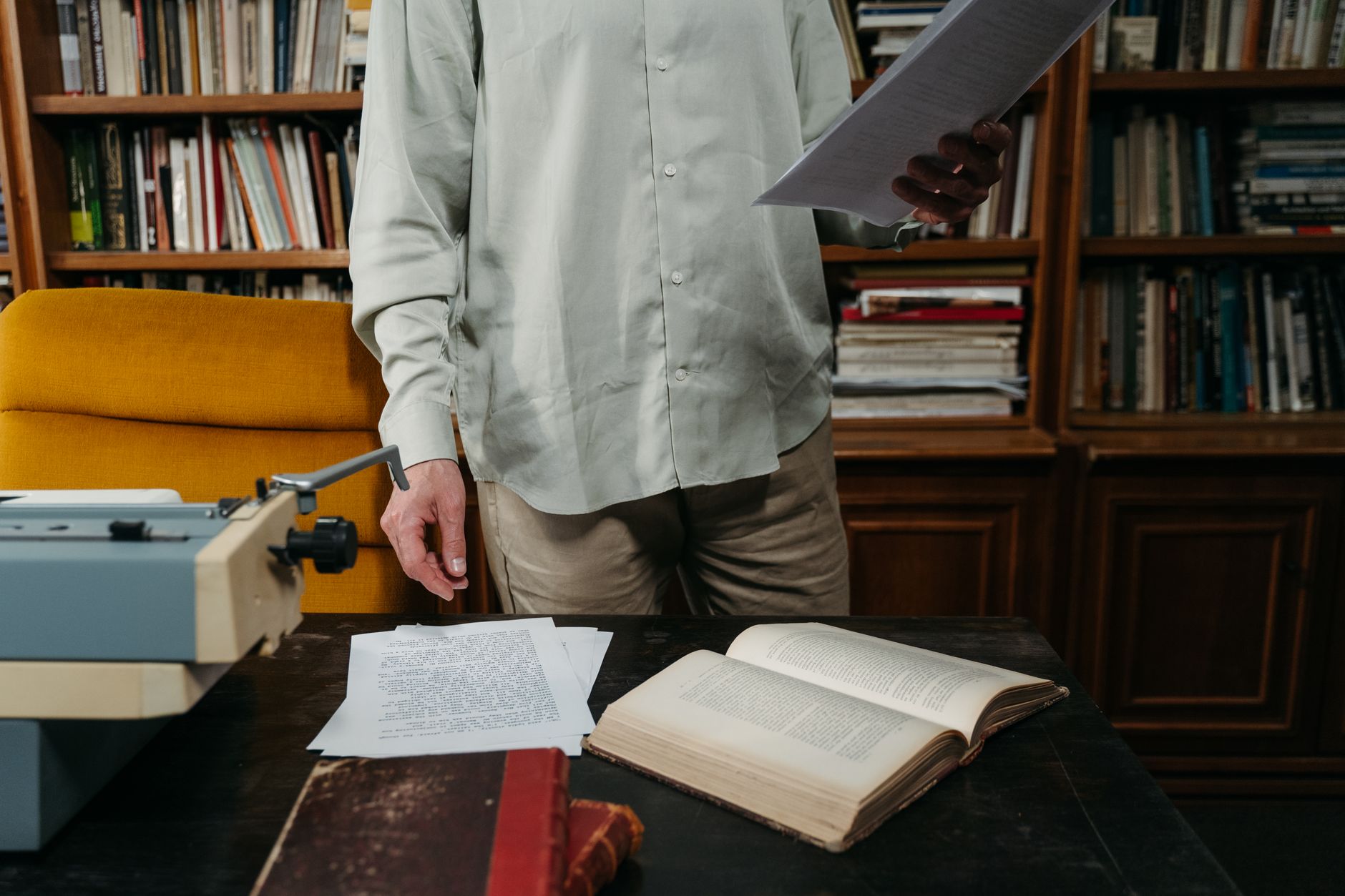AI Writing Tools Make You Worse Editor: How to Fix It